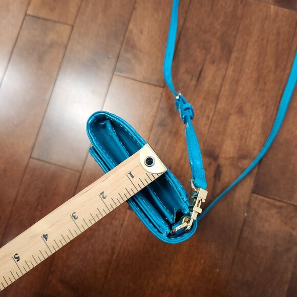 Tory Burch logo perforated patent bad in teal - Picture 12 of 16